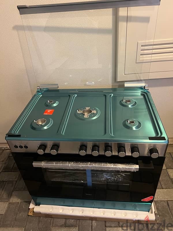 Midea Freestanding Cooker with 5 Gas Burner 3