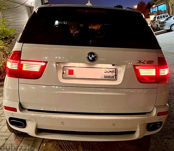 BMW X5 2010 1