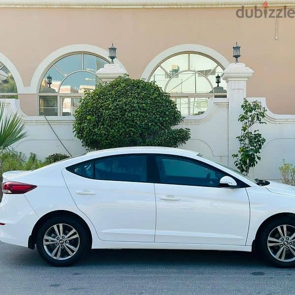 Hyundai Elantra 2018 3