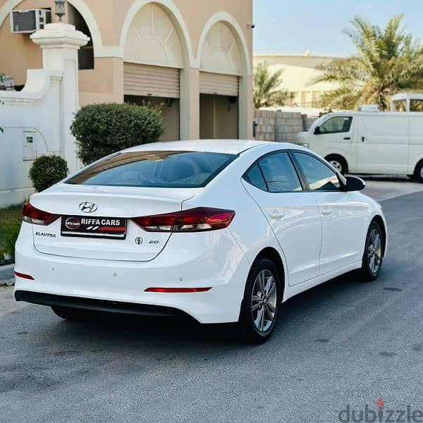 Hyundai Elantra 2018 5