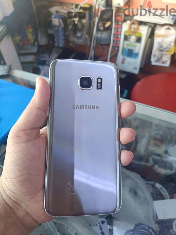 Samsung S7 EDGE. silver colour. good condition. 1