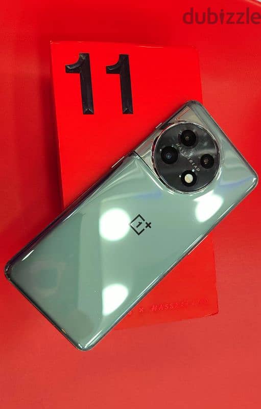 one plus 11 12 gb 256 perfect condition clean with box 0