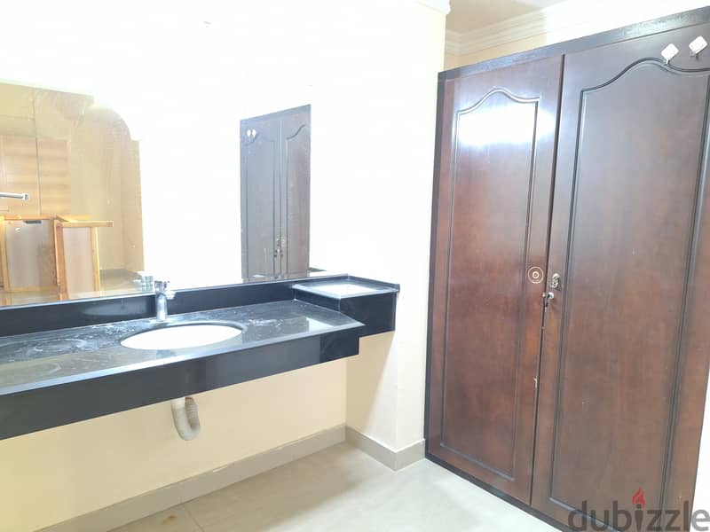 Crazy offrer !!! Spacious 3 Bhk | Balcony | Wifi & H/k | In Juffair 15