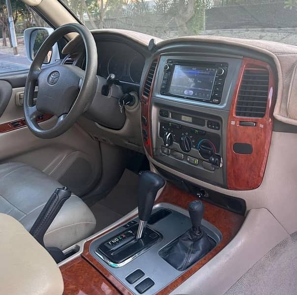 Toyota Land Cruiser 2003 Single Owner 8