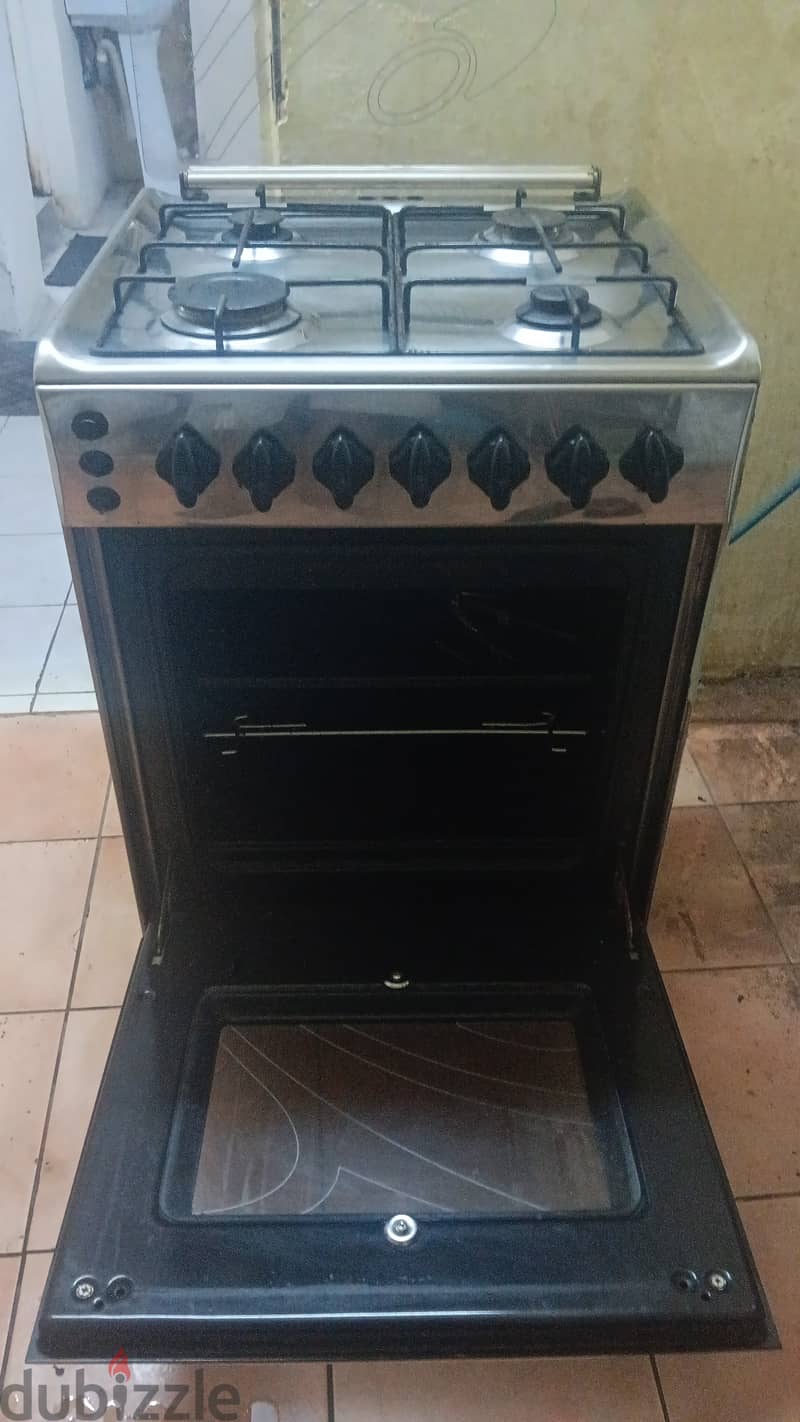 Four burner cooking range with cylinder 4