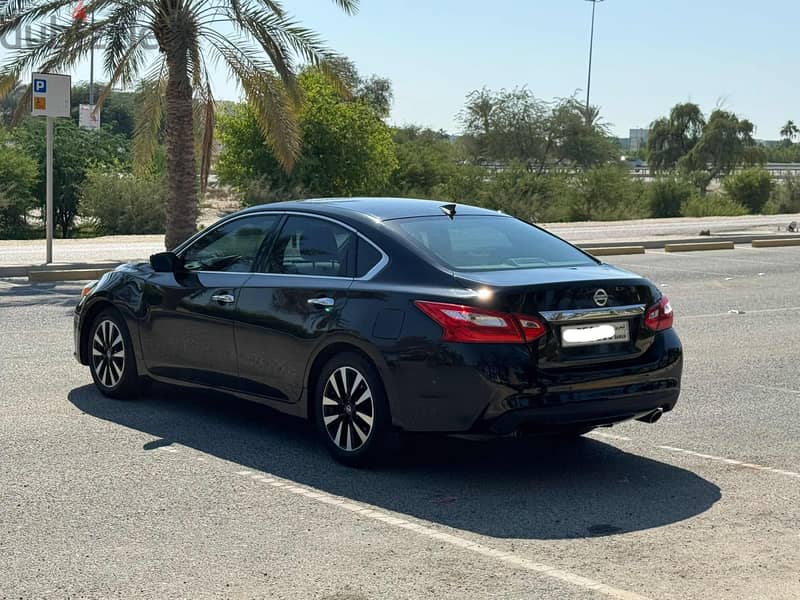 Nissan Altima 2016 black 5