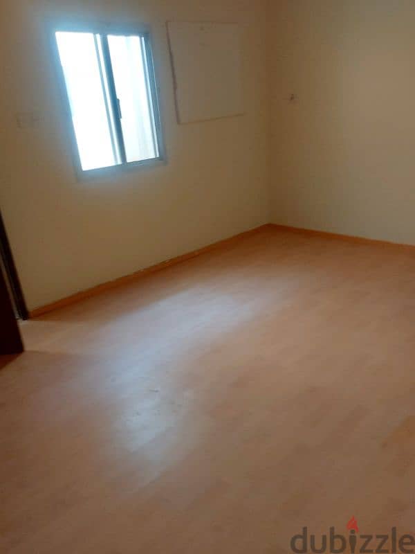 For rent 3 bedrooms flat in Muharraq 5