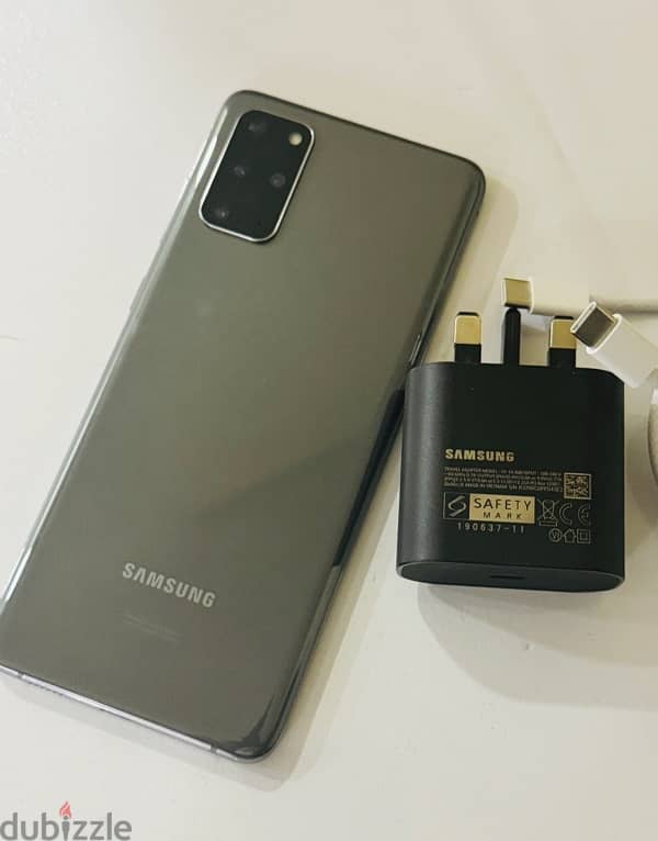 Samsung S20 Plus 5G 12gb ram 128gb Dynamic AMOLED 120hz 4