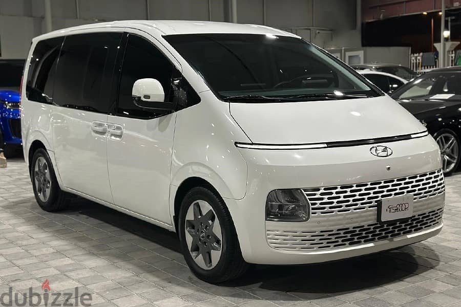 Hyundai Staria 2023 2