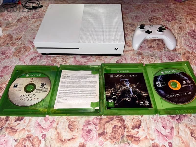 Xbox One S 1000GB 2 Games Original Controller 0