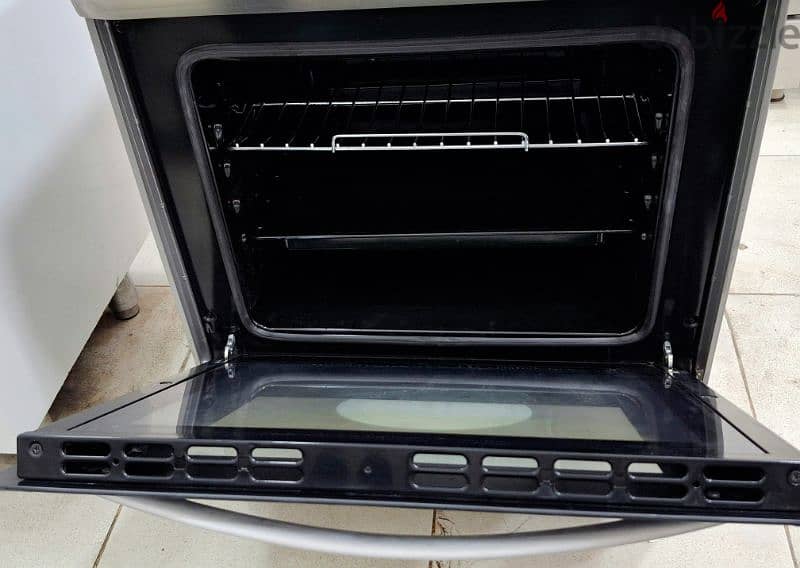 Made in Italy 60x60 Electric Cooker Slightly Used Perfect Condition 1