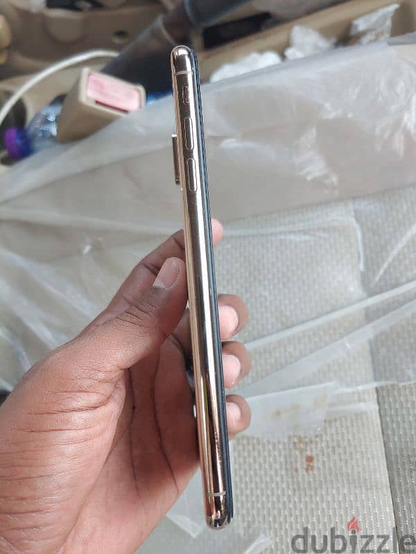 Xs max In very excellent condition, 64 GB, The battery is replaced 1