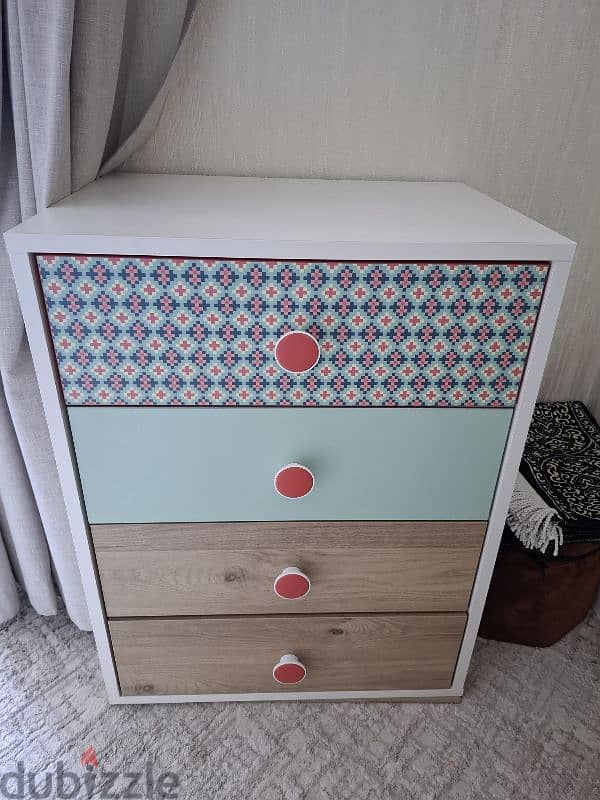 Dchest drawer , from home box. Great condition. 0