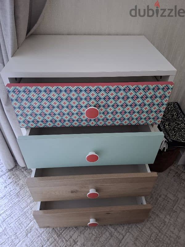 Dchest drawer , from home box. Great condition. 1