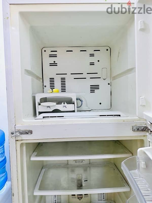 whirlpool refridgerator for sale . 40bd 1