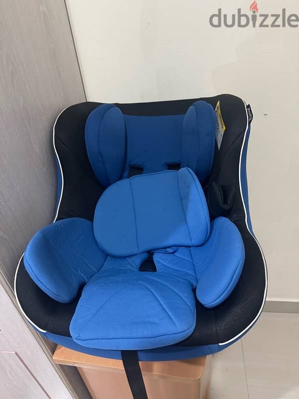 Car seater & baby carrier same as brand new 1