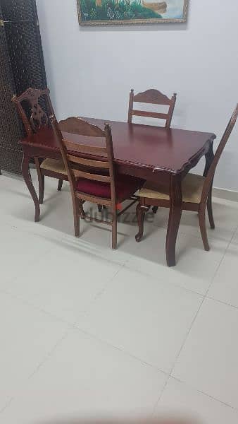 Dining table for sale 0