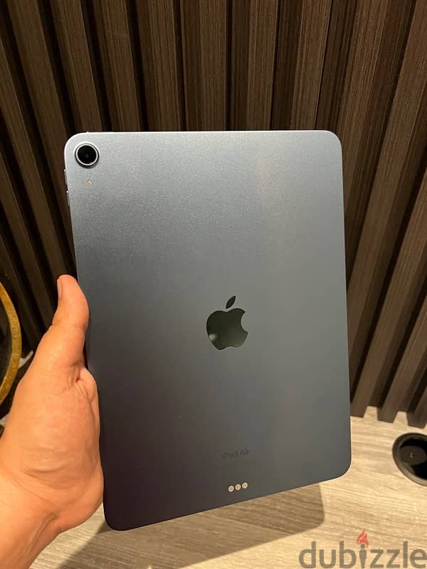 iPad Air 5th Generation - 64gb Wifi - Good condition 2