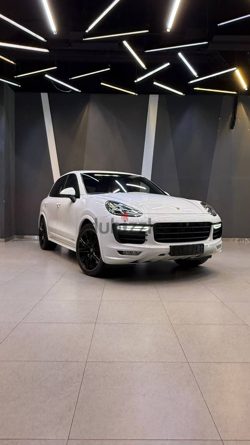 Porsche Cayenne GTS 2016 0