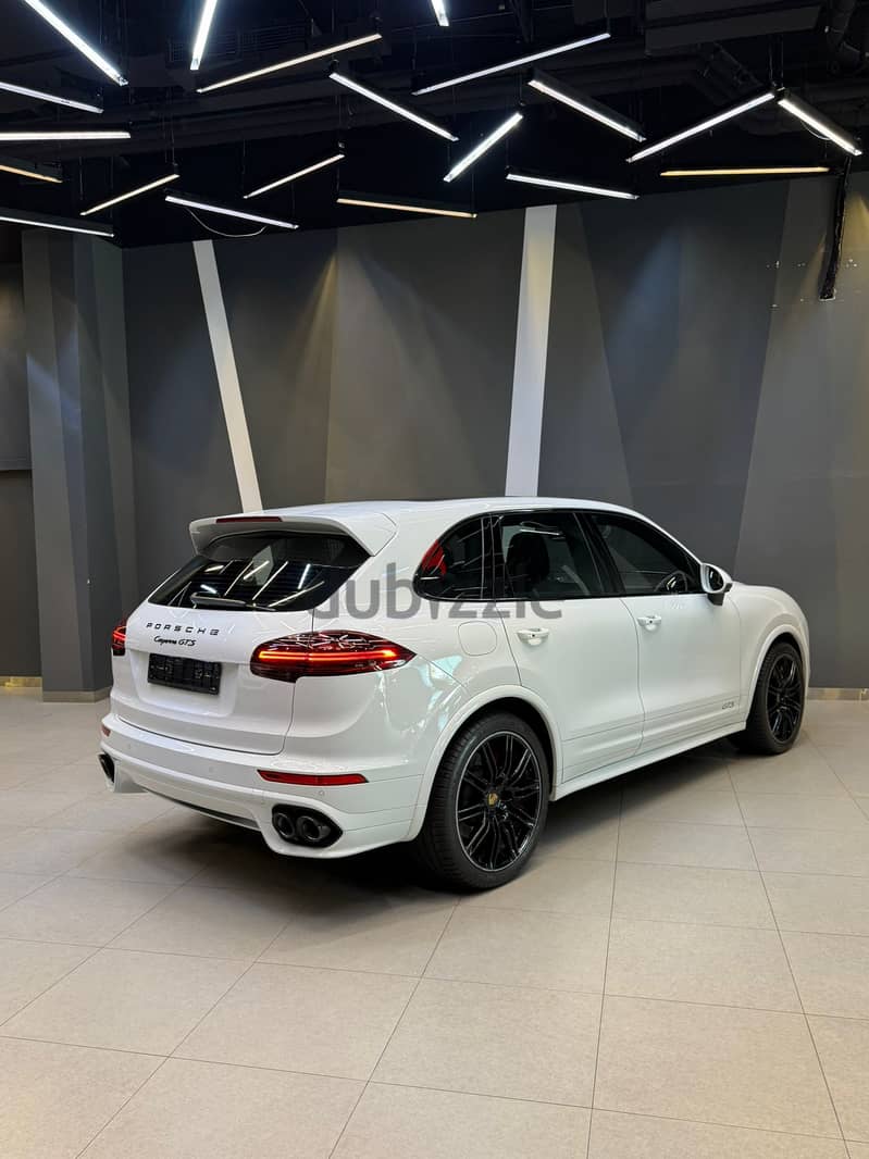 Porsche Cayenne GTS 2016 1