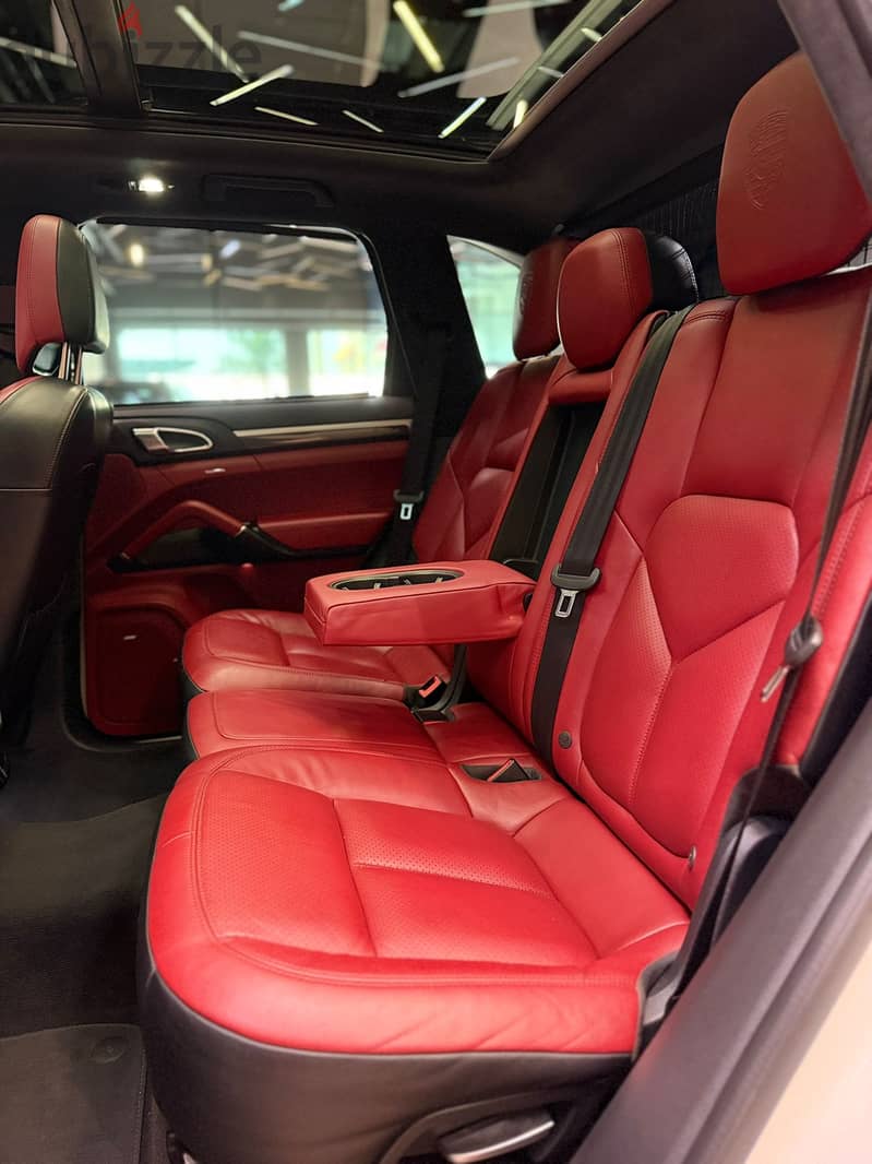 Porsche Cayenne GTS 2016 11