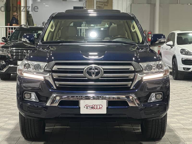 Toyota Land Cruiser 2016 1