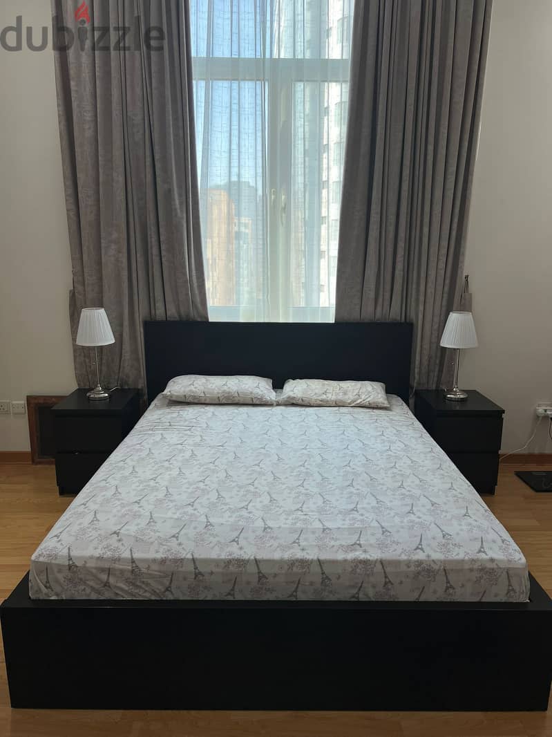 #### Bed With Mattress + 2x Side Tables #### 1