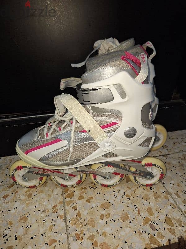 roller skating shoes 0