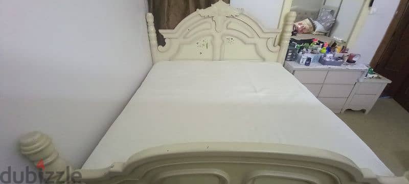 KING SIZE BED WTH MATTRESS 1