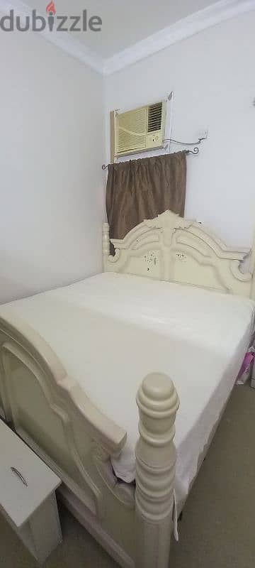 KING SIZE BED WTH MATTRESS 2