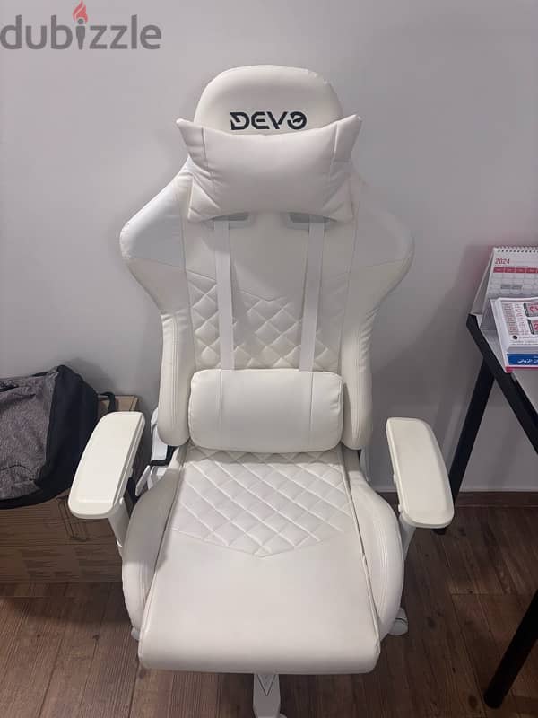 white devo gaming chair 0