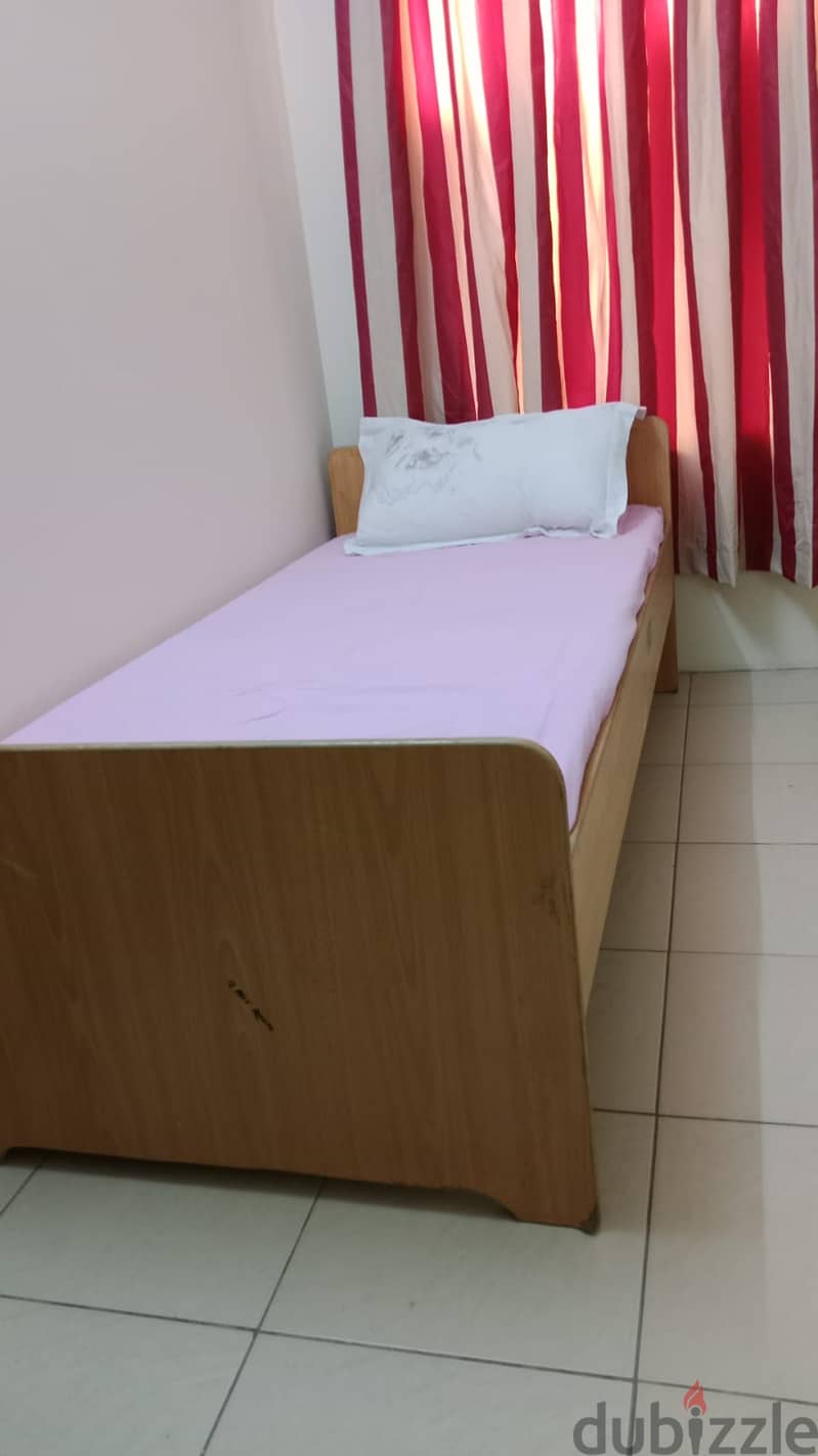 Bed Space Available for bachelors in Gudaibiya Opposite lulu, nesto 5