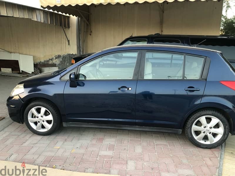 Nissan Tiida 2011 3