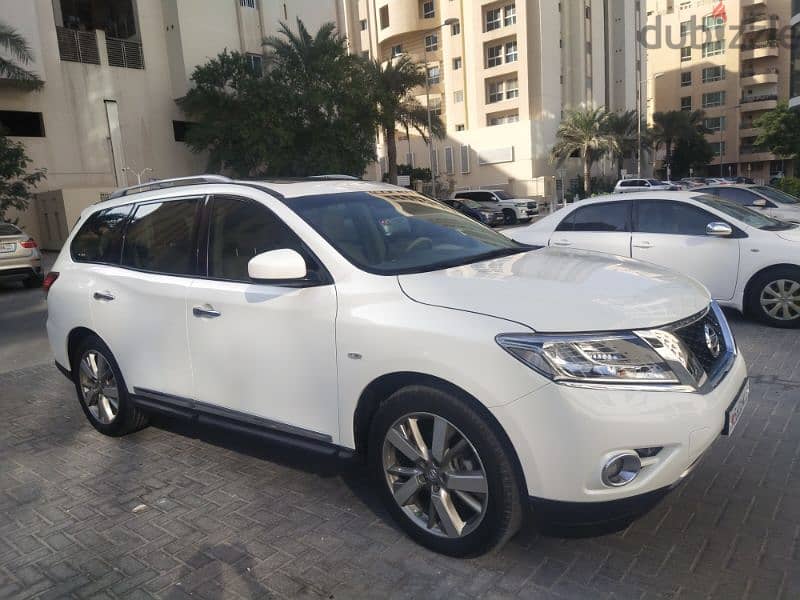 Nissan Pathfinder 2015 SUV 6