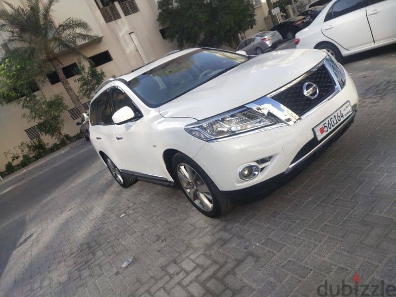 Nissan Pathfinder 2015 SUV 9