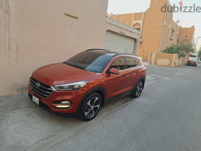 Hyundai Tucson 2016/2017 second owner full options panoramic sunroof 1