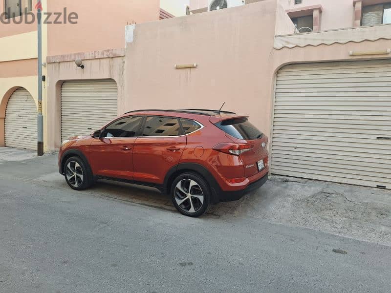 Hyundai Tucson 2016/2017 second owner full options panoramic sunroof 2