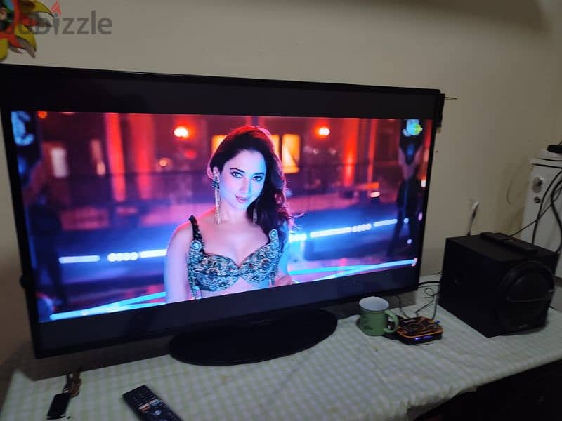 Daewoo 43 inch led tv with android box 2