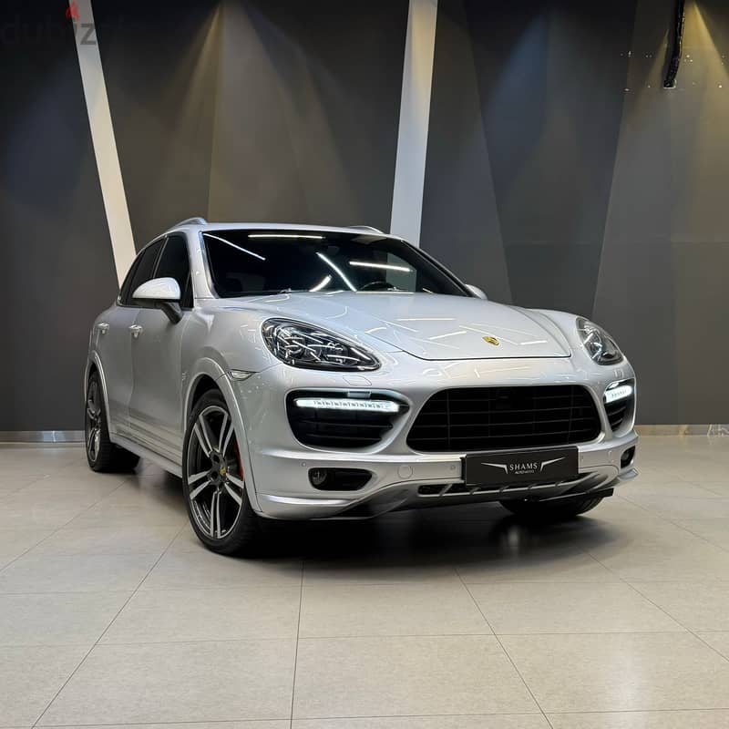 Porsche Cayenne GTS 2014 0