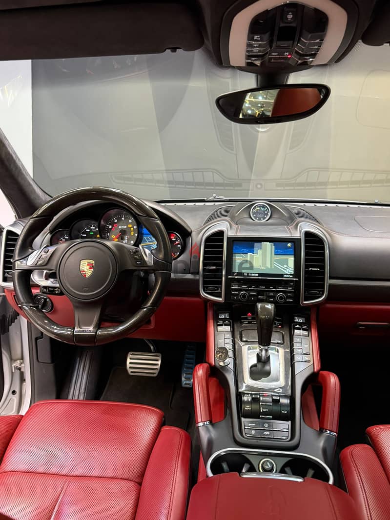 Porsche Cayenne GTS 2014 9