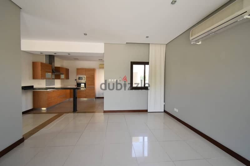 for rent luxury villa in Riffa Views 4