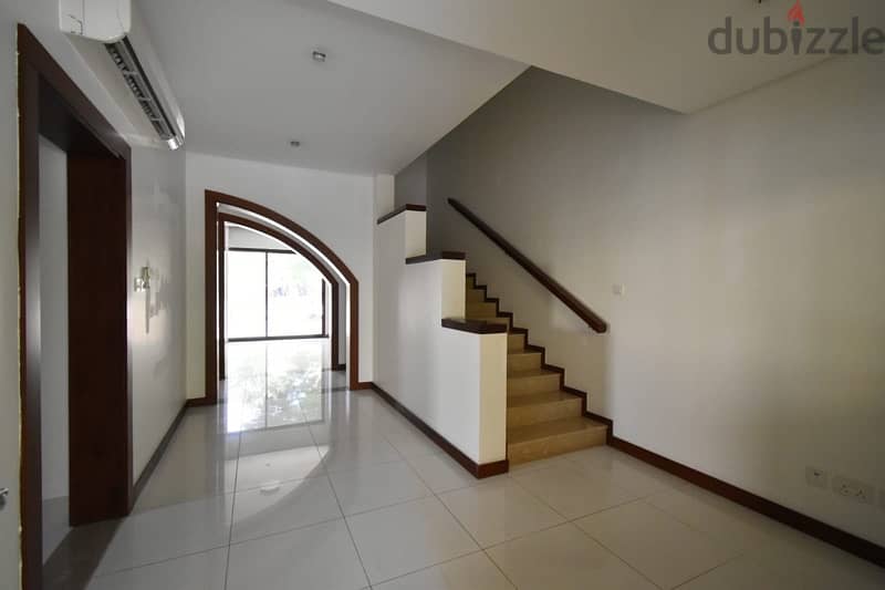 for rent luxury villa in Riffa Views 8