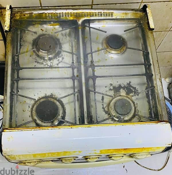 Urgent Sale . !! Cooking range with grill feature 0