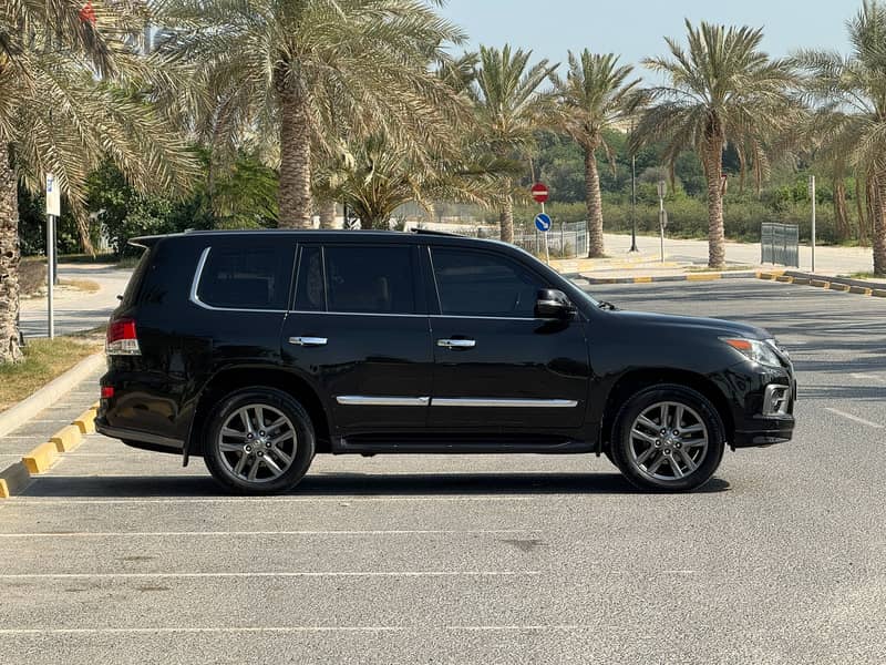 Lexus LX 570S 2014 Black 2