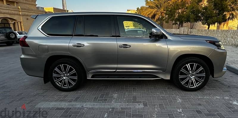 Lexus LX 570 2016 1