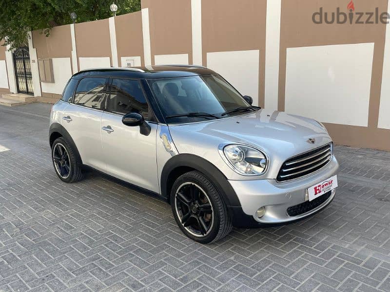 2012 model Minicooper Countryman 4