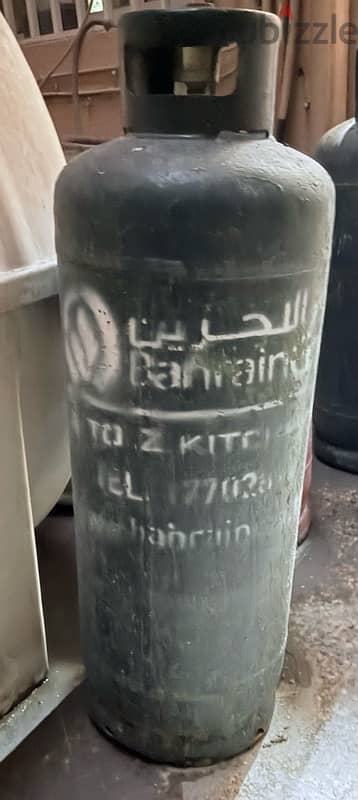 Urgent Sale. !! Gas Cylinder+ Regulator 1