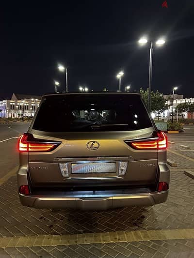 Lexus LX 570 2016