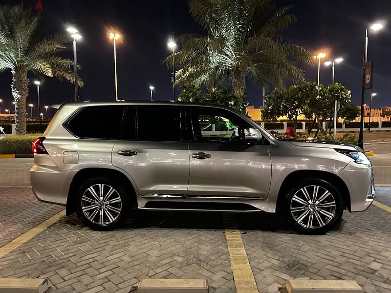 Lexus LX 570 2016 4