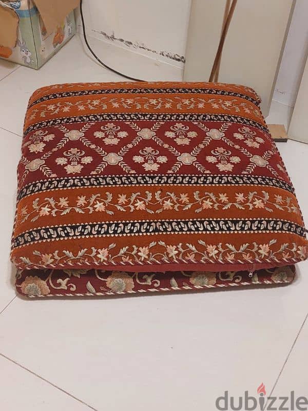 floor cushions 2